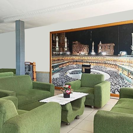 Oyo 2611 Hotel Krui Syariah Luaran gambar