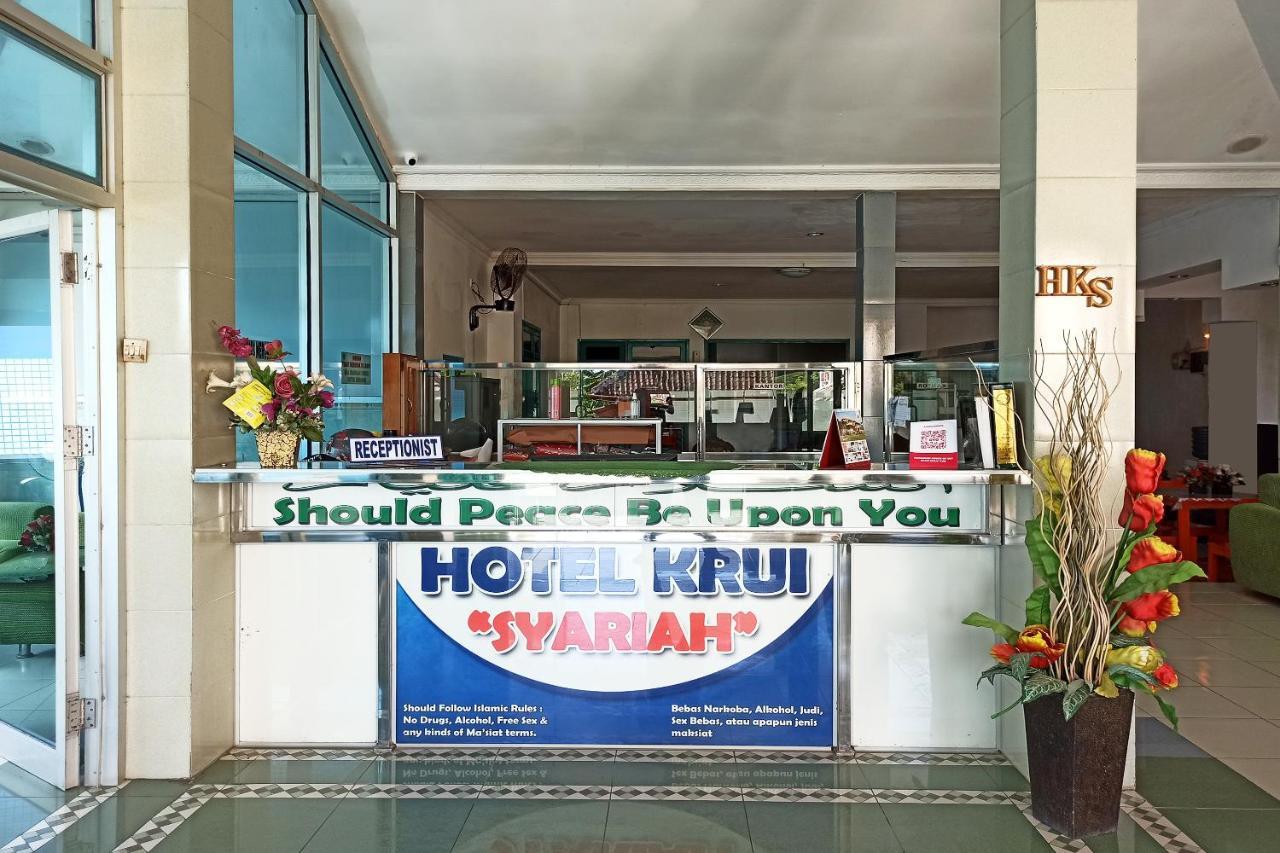 Oyo 2611 Hotel Krui Syariah Luaran gambar